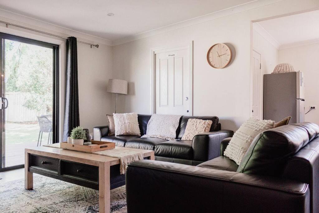 Live In The Heart Of At Fairbairn Apartment *